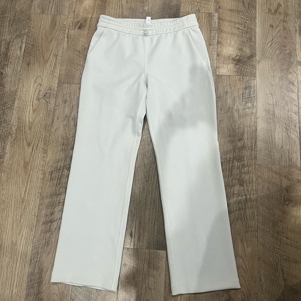 Women’s Lululemon pants.